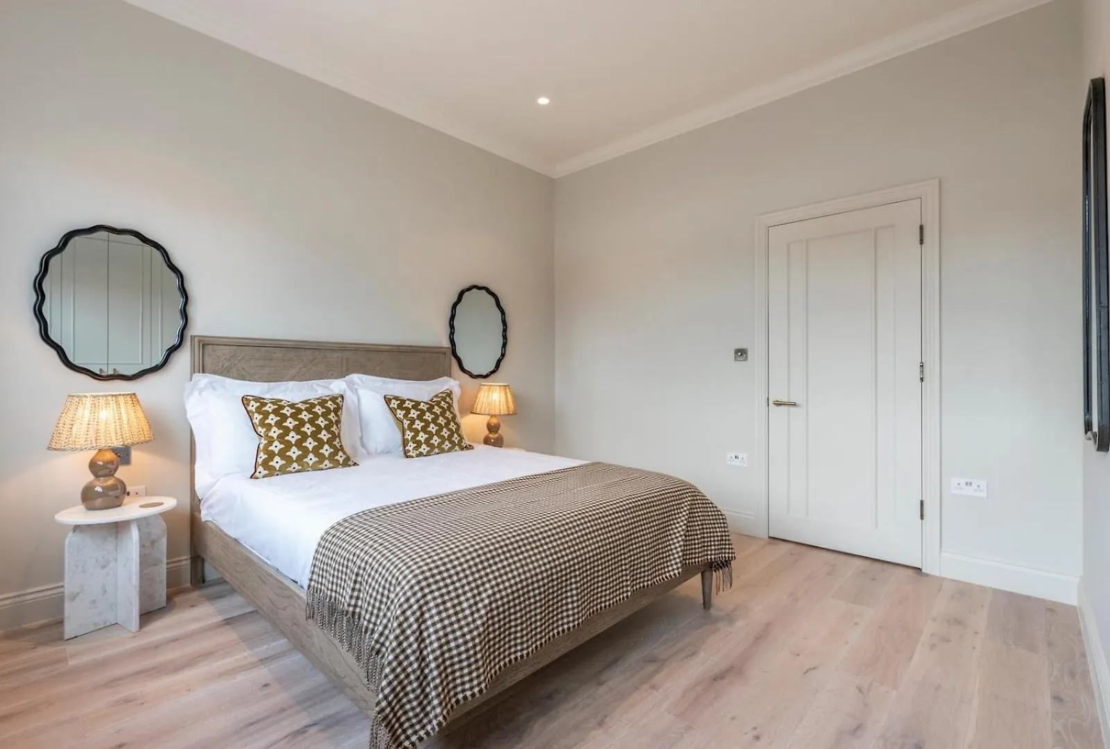 Pass The Keys Stunningly Designed Gem London Apartment Twickenham