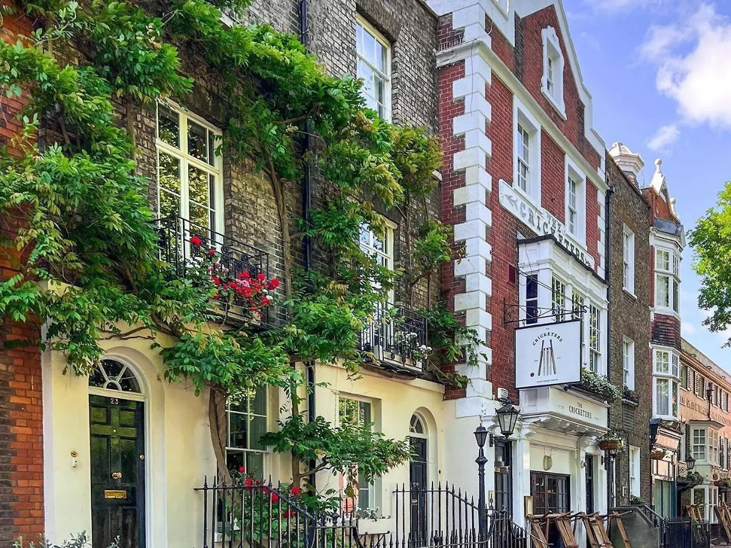 Pass The Keys Stunningly Designed Gem London Apartment Twickenham